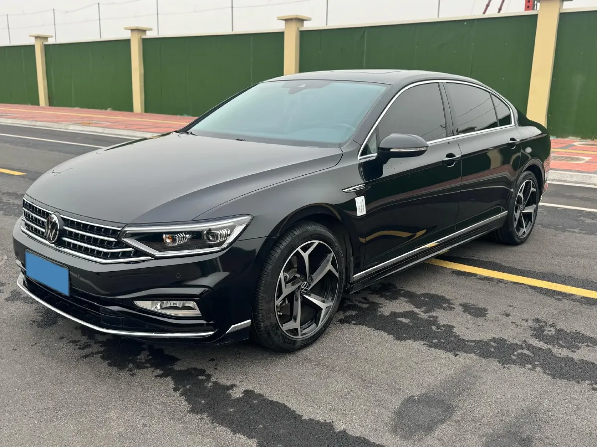 2023 Volkswagen Magotan 2.0T 186HP L4 7DCT,autocango,china used car exporter,china ev exporter,chinese used car exporter,chinese used ev exporter