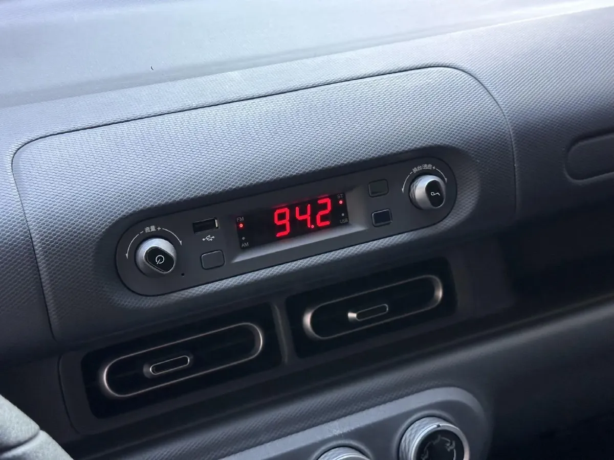 2025 WuLing ZhiGuang BEV 17.7KWH,autocango,china used car exporter,china ev exporter,chinese used car exporter,chinese used ev exporter