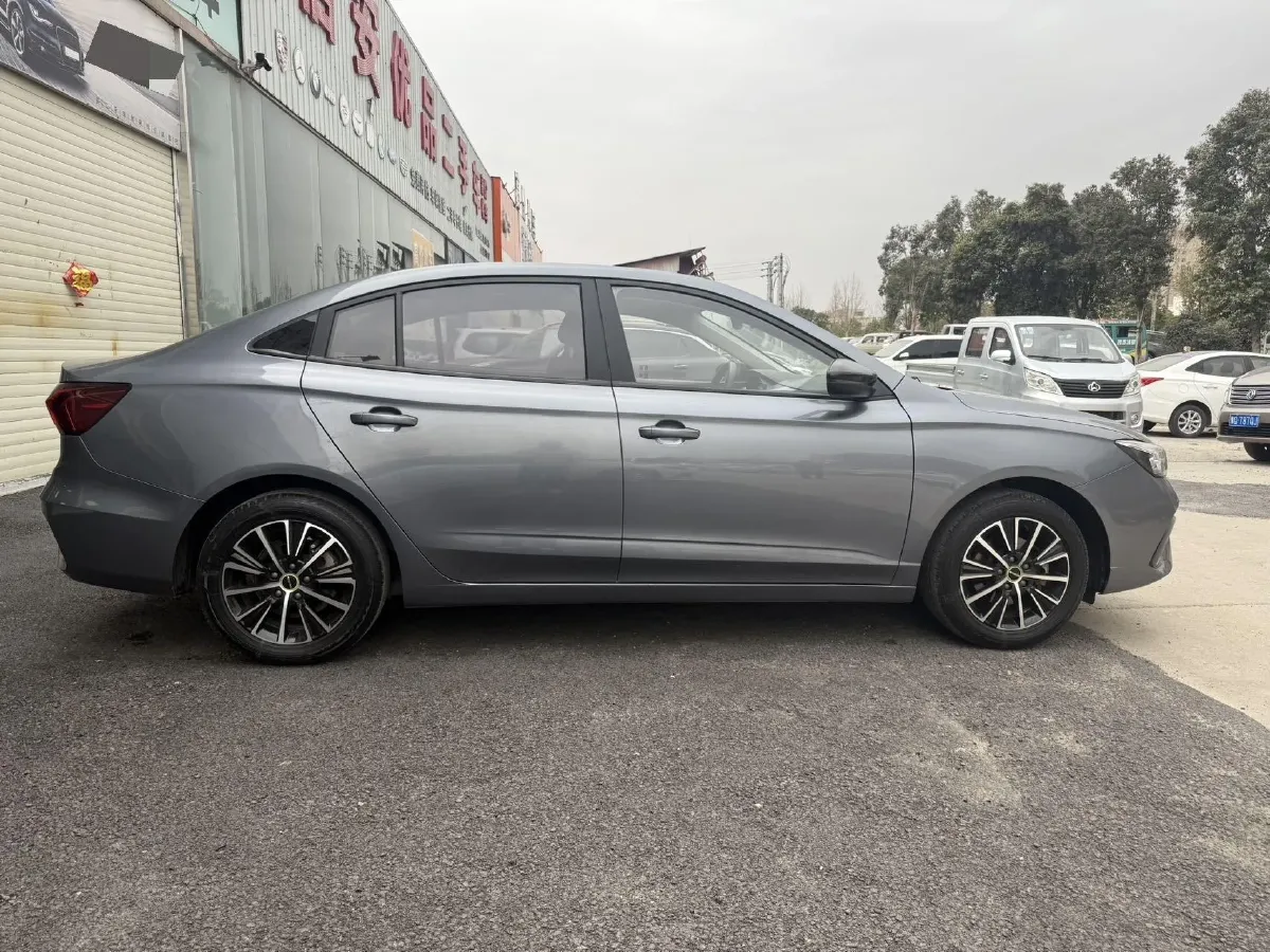 2021 Roewe i5 1.5L 120HP L4 5MT,autocango,china used car exporter,china ev exporter,chinese used car exporter,chinese used ev exporter