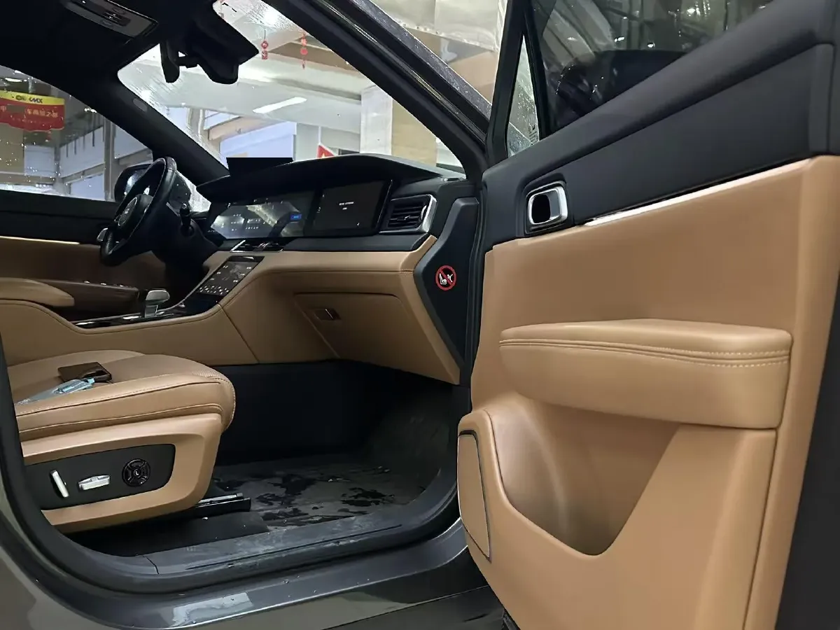 2021 Li ONE Range Extended 131HP REEV 40.5KWH,autocango,china used car exporter,china ev exporter,chinese used car exporter,chinese used ev exporter