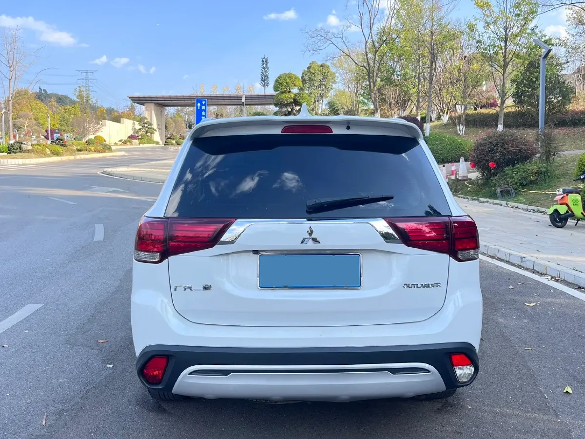 2019 Mitsubishi Outlander 2.0L 166HP L4 CVT,autocango,china used car exporter,china ev exporter,chinese used car exporter,chinese used ev exporter