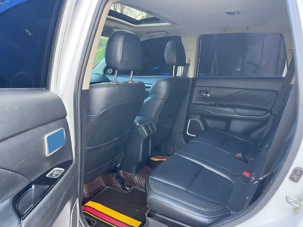 2019 Mitsubishi Outlander 2.0L 166HP L4 CVT,autocango,china used car exporter,china ev exporter,chinese used car exporter,chinese used ev exporter