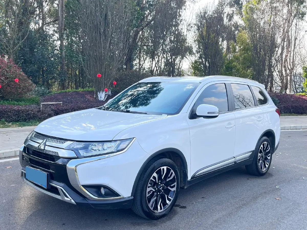 2019 Mitsubishi Outlander 2.0L 166HP L4 CVT,autocango,china used car exporter,china ev exporter,chinese used car exporter,chinese used ev exporter