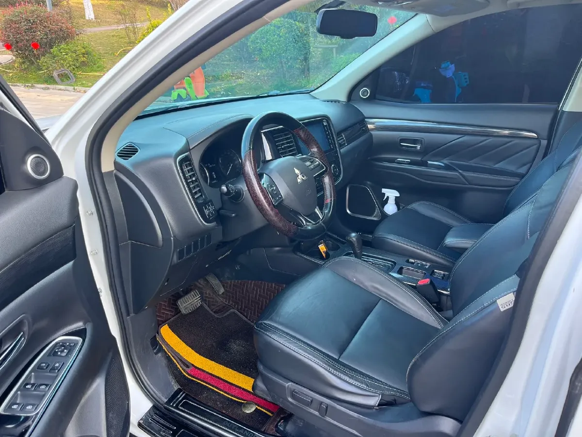 2019 Mitsubishi Outlander 2.0L 166HP L4 CVT,autocango,china used car exporter,china ev exporter,chinese used car exporter,chinese used ev exporter