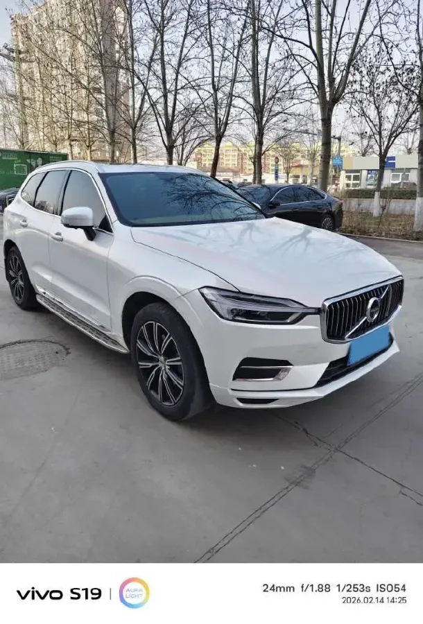 2020 Volvo XC60 2.0T 254HP L4 8AT,autocango,china used car exporter,china ev exporter,chinese used car exporter,chinese used ev exporter