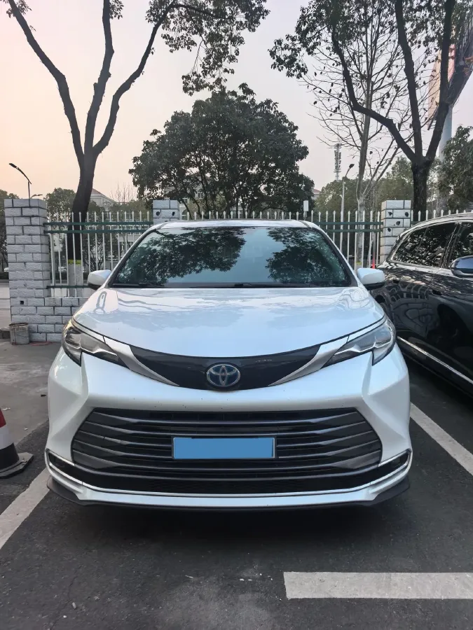 2021 Toyota Sienna 2.5L 192HP L4 E-CVT Hybrid,autocango,china used car exporter,china ev exporter,chinese used car exporter,chinese used ev exporter