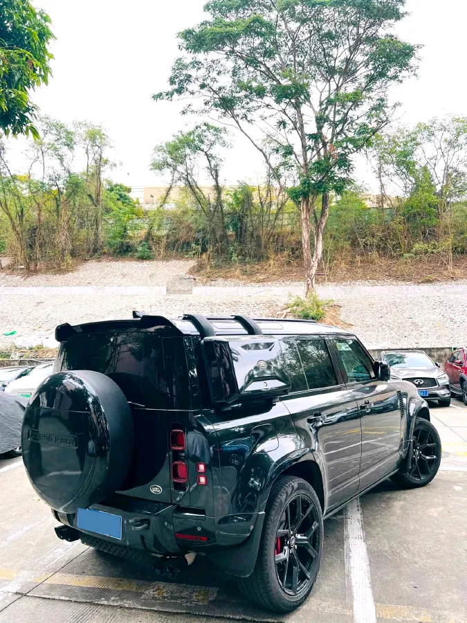 2023 Land Rover Defender 3.0T 400HP L6 8AT,autocango,china used car exporter,china ev exporter,chinese used car exporter,chinese used ev exporter