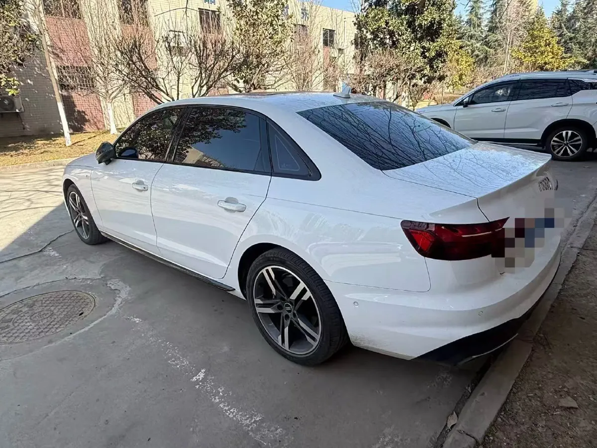 2022 Audi A4L 2.0T 190HP L4 7DCT,autocango,china used car exporter,china ev exporter,chinese used car exporter,chinese used ev exporter