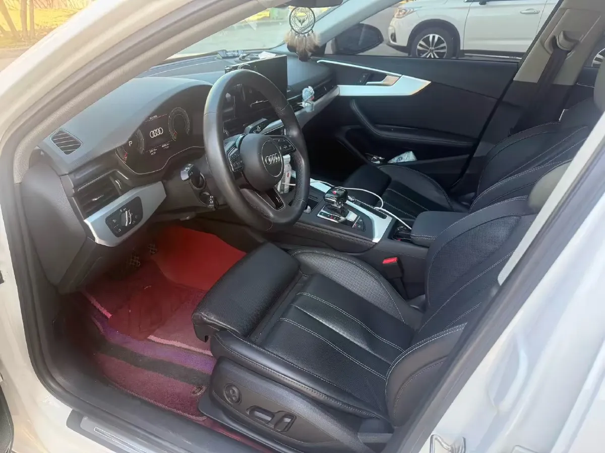 2022 Audi A4L 2.0T 190HP L4 7DCT,autocango,china used car exporter,china ev exporter,chinese used car exporter,chinese used ev exporter