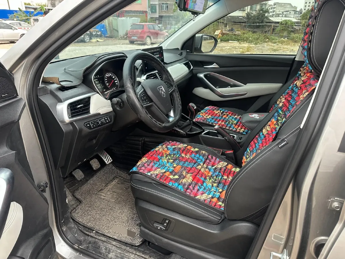 2018 BaoJun 530 1.5T 150HP L4 6MT,autocango,china used car exporter,china ev exporter,chinese used car exporter,chinese used ev exporter