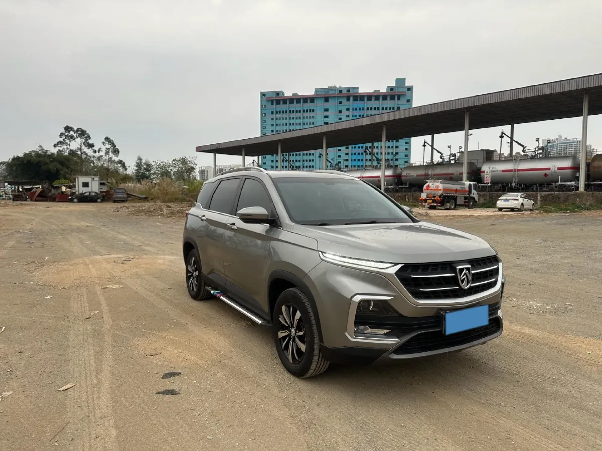 2018 BaoJun 530 1.5T 150HP L4 6MT,autocango,china used car exporter,china ev exporter,chinese used car exporter,chinese used ev exporter