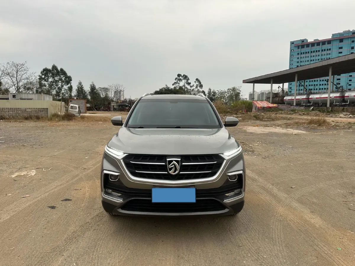 2018 BaoJun 530 1.5T 150HP L4 6MT,autocango,china used car exporter,china ev exporter,chinese used car exporter,chinese used ev exporter