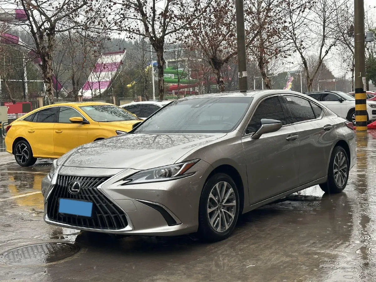 2023 Lexus ES 2.0L 173HP L4 CVT,autocango,china used car exporter,china ev exporter,chinese used car exporter,chinese used ev exporter