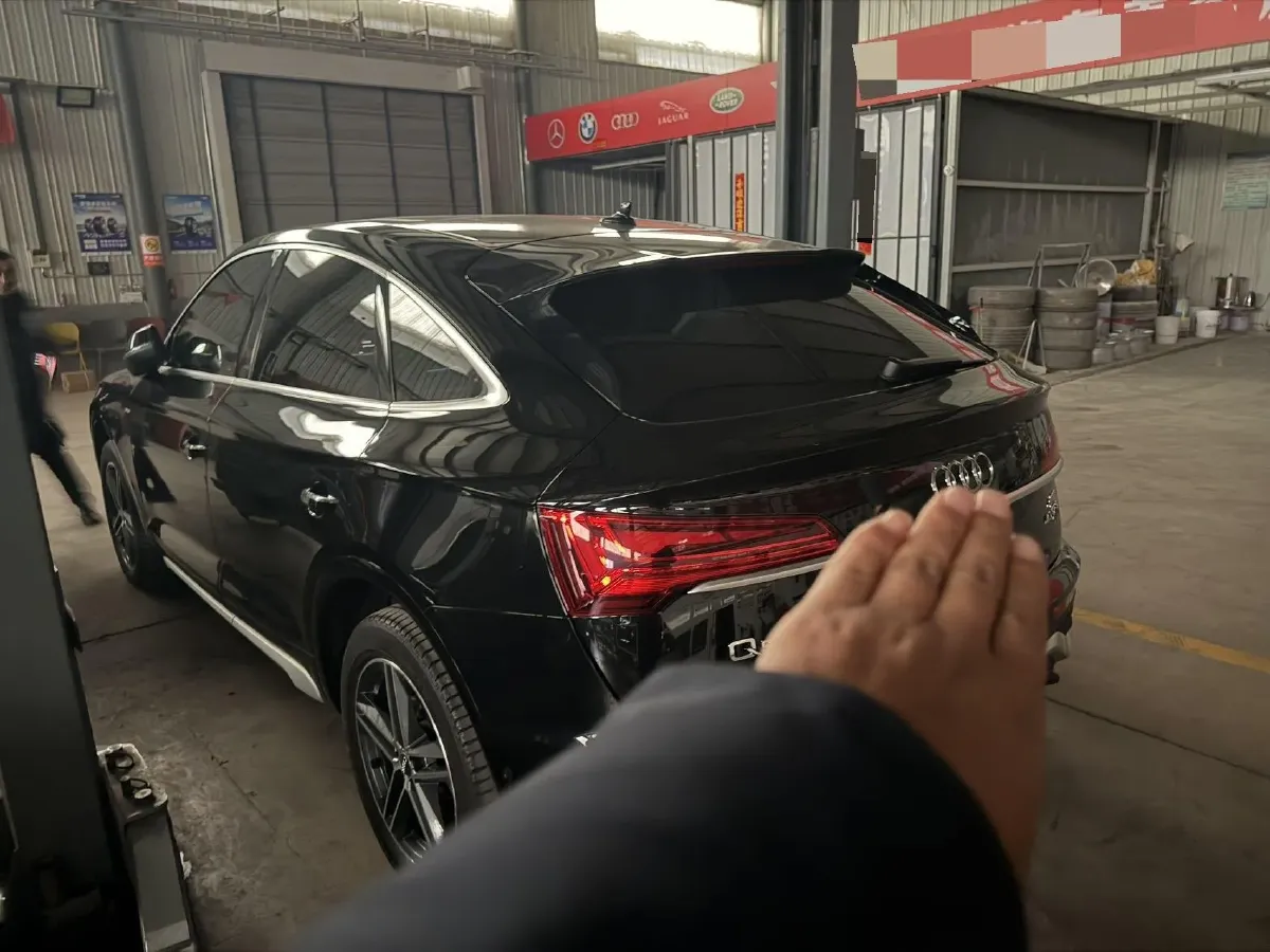 2021 Audi Q5L Sportback 2.0T 190HP L4 7DCT,autocango,china used car exporter,china ev exporter,chinese used car exporter,chinese used ev exporter