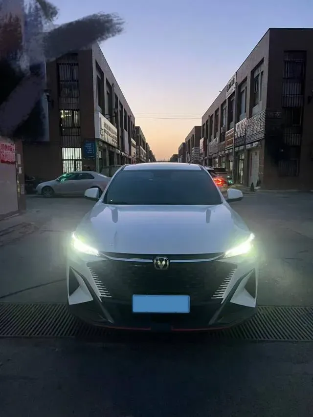 2025 ChangAn X5 PLUS 1.5T 188HP L4 7DCT,autocango,china used car exporter,china ev exporter,chinese used car exporter,chinese used ev exporter