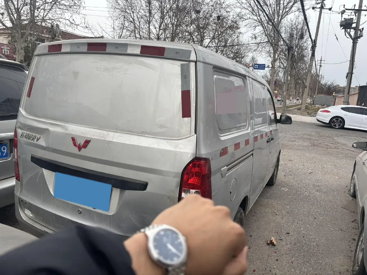 2019 WuLing RongGuang V 1.5L 99HP L4 6MT,autocango,china used car exporter,china ev exporter,chinese used car exporter,chinese used ev exporter