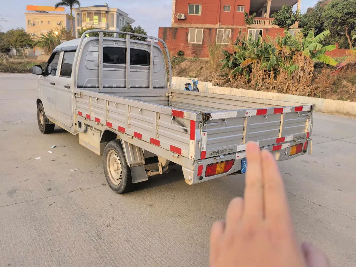 2023 WuLing RongGuang New Truck 1.5L 102HP L4 5MT,autocango,china used car exporter,china ev exporter,chinese used car exporter,chinese used ev exporter