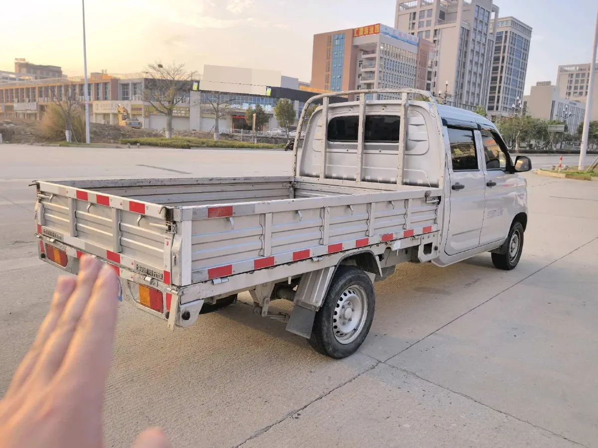 2023 WuLing RongGuang New Truck 1.5L 102HP L4 5MT,autocango,china used car exporter,china ev exporter,chinese used car exporter,chinese used ev exporter