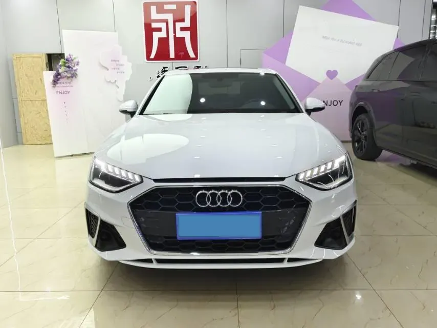 2022 Audi A4L 2.0T 150HP L4 7DCT,autocango,china used car exporter,china ev exporter,chinese used car exporter,chinese used ev exporter