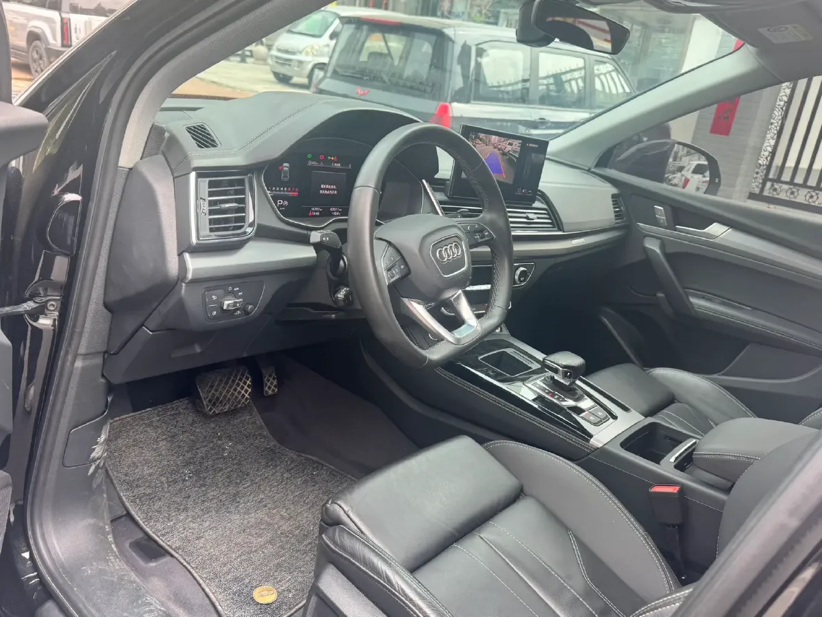 2023 Audi Q5L 2.0T 190HP L4 7DCT,autocango,china used car exporter,china ev exporter,chinese used car exporter,chinese used ev exporter