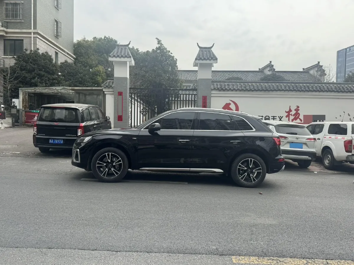 2023 Audi Q5L 2.0T 190HP L4 7DCT,autocango,china used car exporter,china ev exporter,chinese used car exporter,chinese used ev exporter