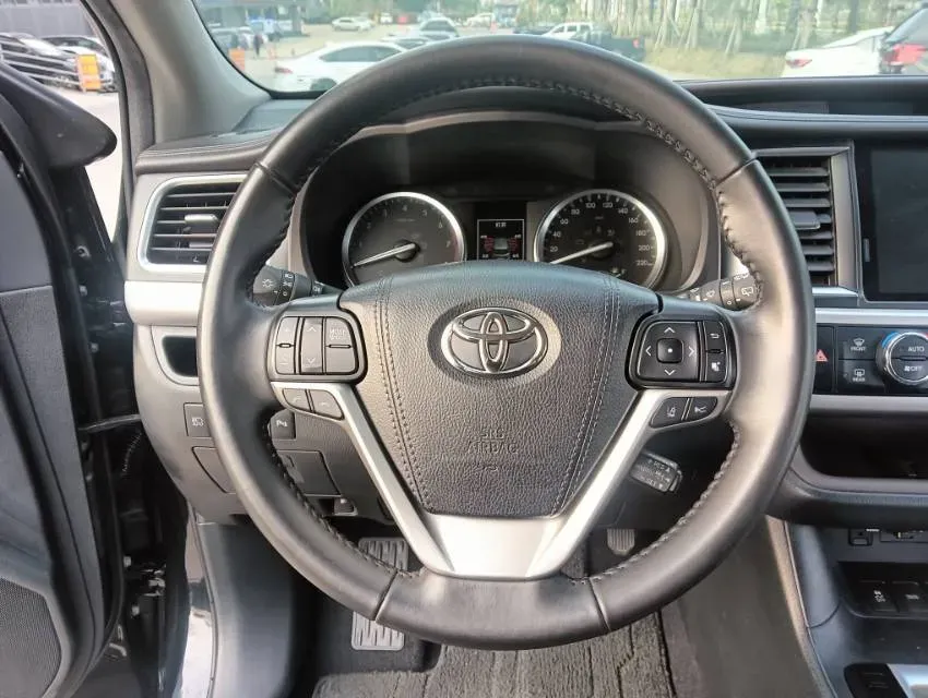 2021 Toyota Highlander 2.0T 220HP L4 6AT,autocango,china used car exporter,china ev exporter,chinese used car exporter,chinese used ev exporter