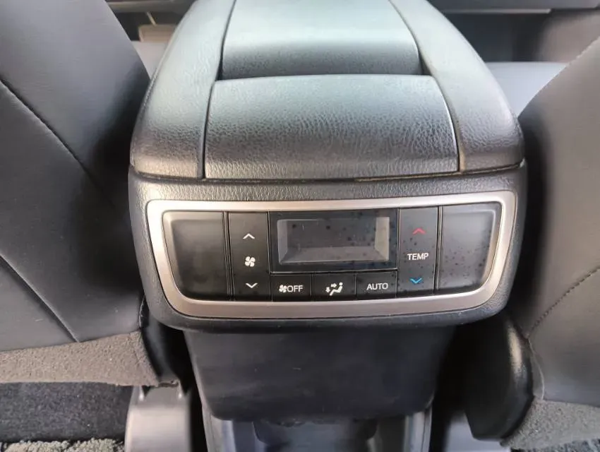 2021 Toyota Highlander 2.0T 220HP L4 6AT,autocango,china used car exporter,china ev exporter,chinese used car exporter,chinese used ev exporter