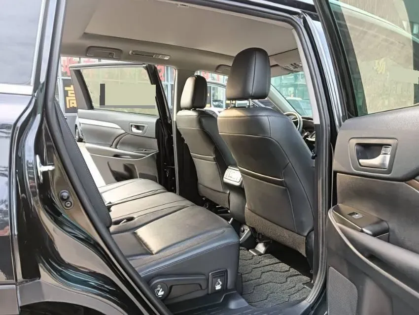 2021 Toyota Highlander 2.0T 220HP L4 6AT,autocango,china used car exporter,china ev exporter,chinese used car exporter,chinese used ev exporter