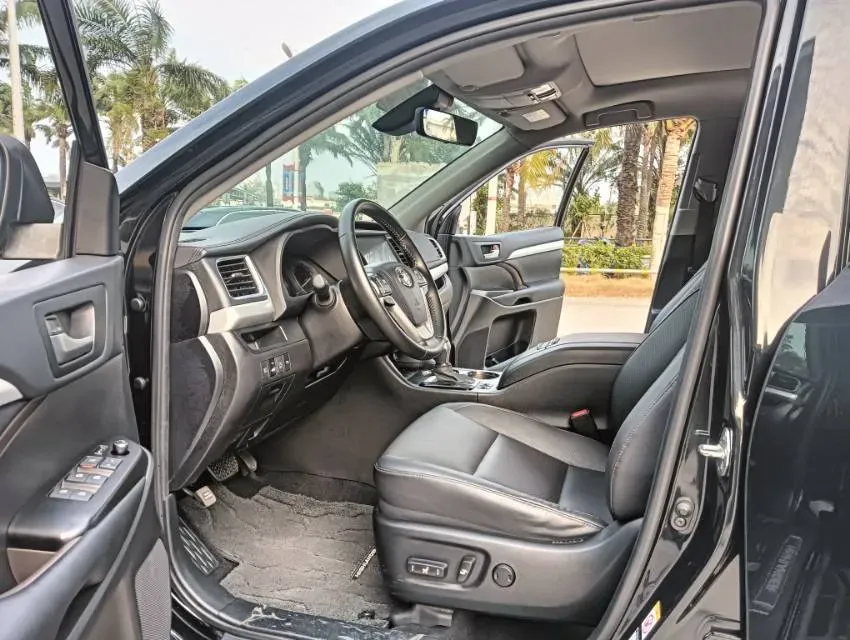 2021 Toyota Highlander 2.0T 220HP L4 6AT,autocango,china used car exporter,china ev exporter,chinese used car exporter,chinese used ev exporter