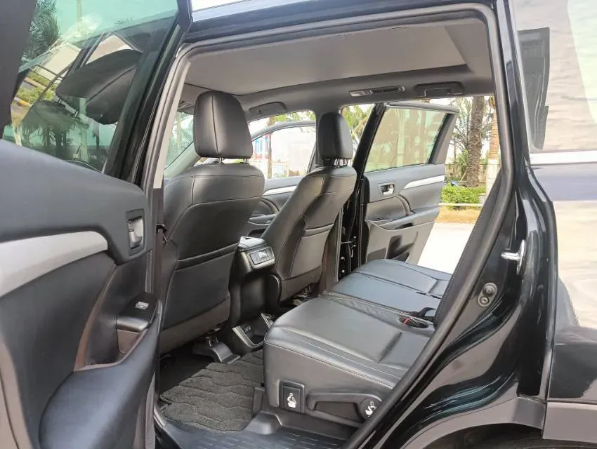 2021 Toyota Highlander 2.0T 220HP L4 6AT,autocango,china used car exporter,china ev exporter,chinese used car exporter,chinese used ev exporter