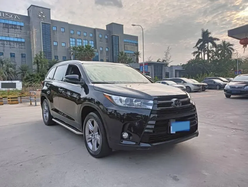 2021 Toyota Highlander 2.0T 220HP L4 6AT,autocango,china used car exporter,china ev exporter,chinese used car exporter,chinese used ev exporter