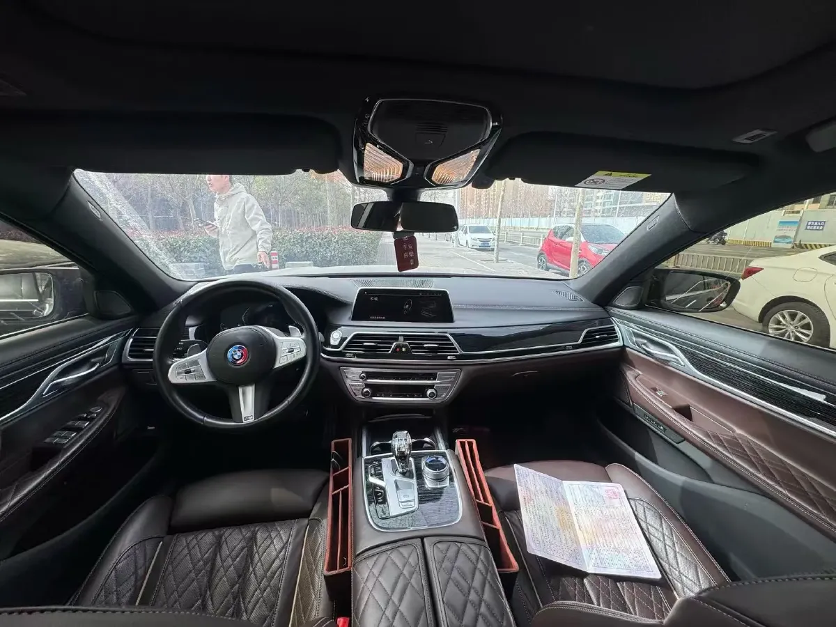 2021 BMW 7 Series 3.0T 340HP L6 8AT,autocango,china used car exporter,china ev exporter,chinese used car exporter,chinese used ev exporter