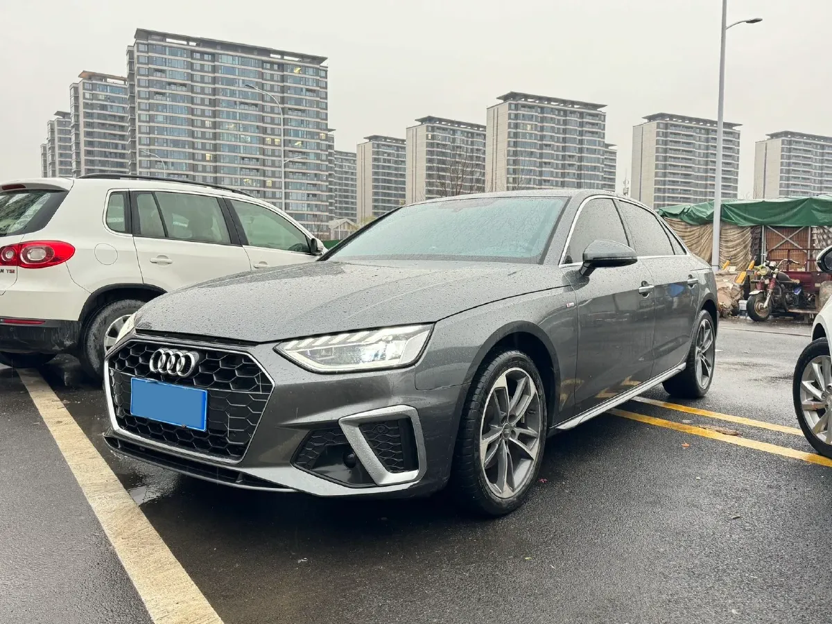 2024 Audi A4L 2.0T 190HP L4 7DCT,autocango,china used car exporter,china ev exporter,chinese used car exporter,chinese used ev exporter