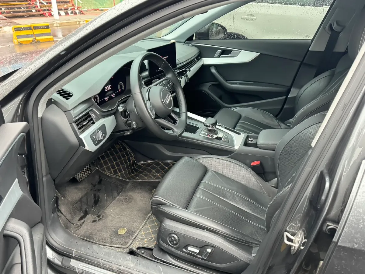 2024 Audi A4L 2.0T 190HP L4 7DCT,autocango,china used car exporter,china ev exporter,chinese used car exporter,chinese used ev exporter