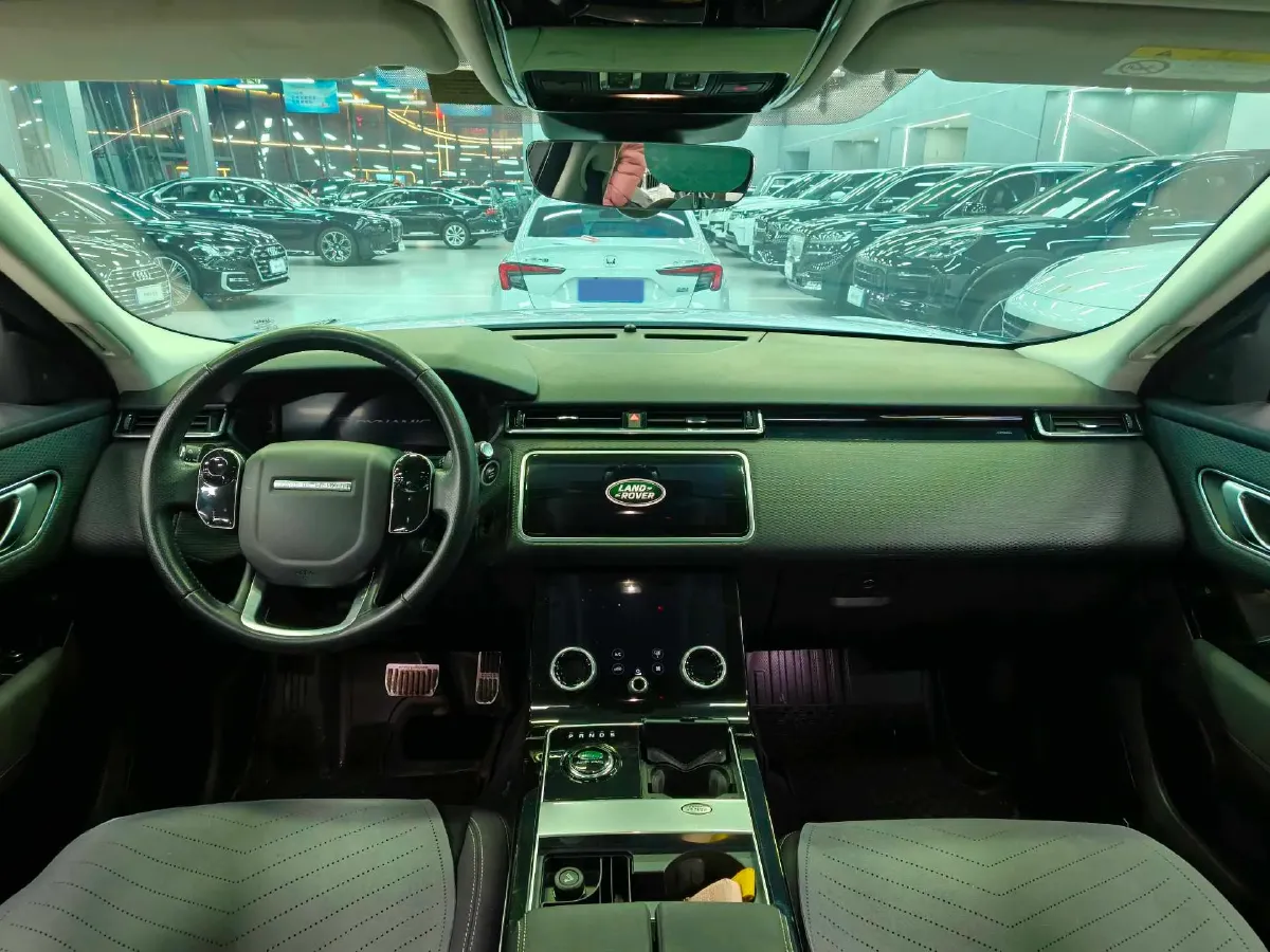 2019 Land Rover Range Rover Velar 2.0T 250HP L4 8AT,autocango,china used car exporter,china ev exporter,chinese used car exporter,chinese used ev exporter
