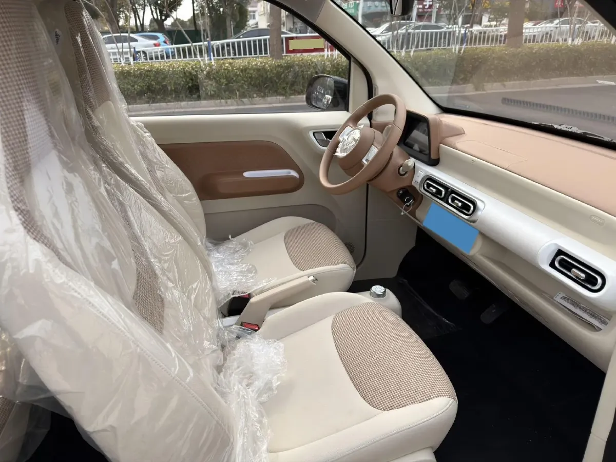 2024 WuLing HongGuang MINI EV BEV 17.3KWH,autocango,china used car exporter,china ev exporter,chinese used car exporter,chinese used ev exporter