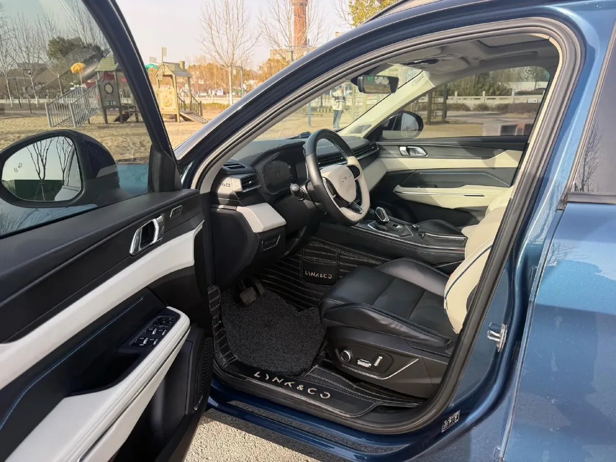 2021 LYNK&CO 01 2.0T 218HP L4 8AT,autocango,china used car exporter,china ev exporter,chinese used car exporter,chinese used ev exporter