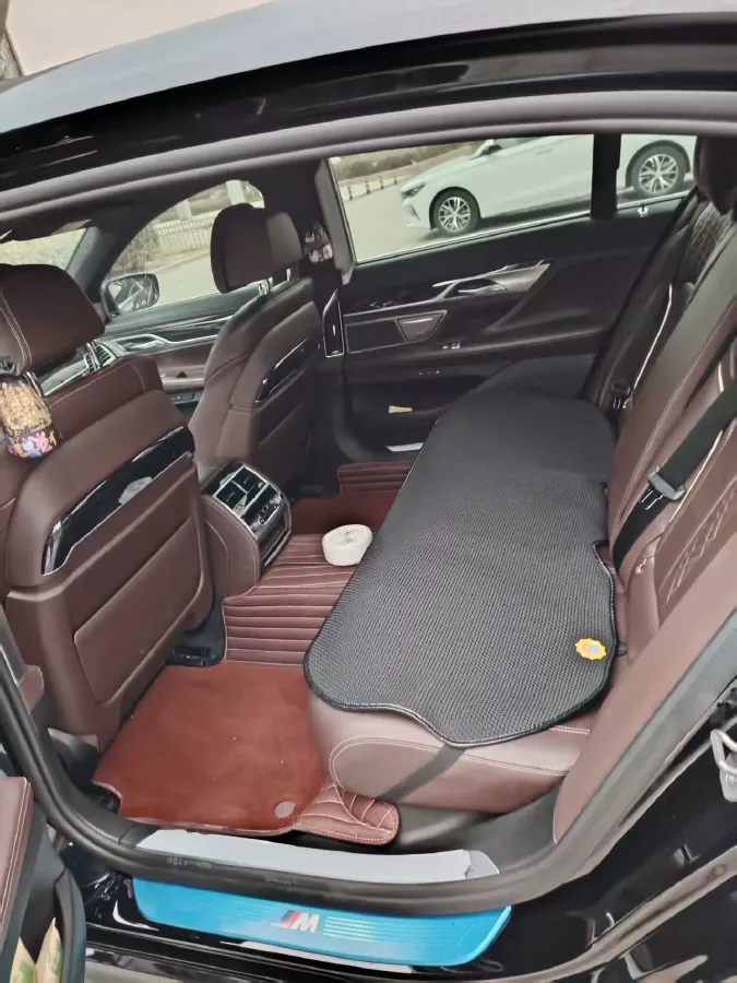 2021 BMW 7 Series 2.0T 265HP L4 8AT,autocango,china used car exporter,china ev exporter,chinese used car exporter,chinese used ev exporter