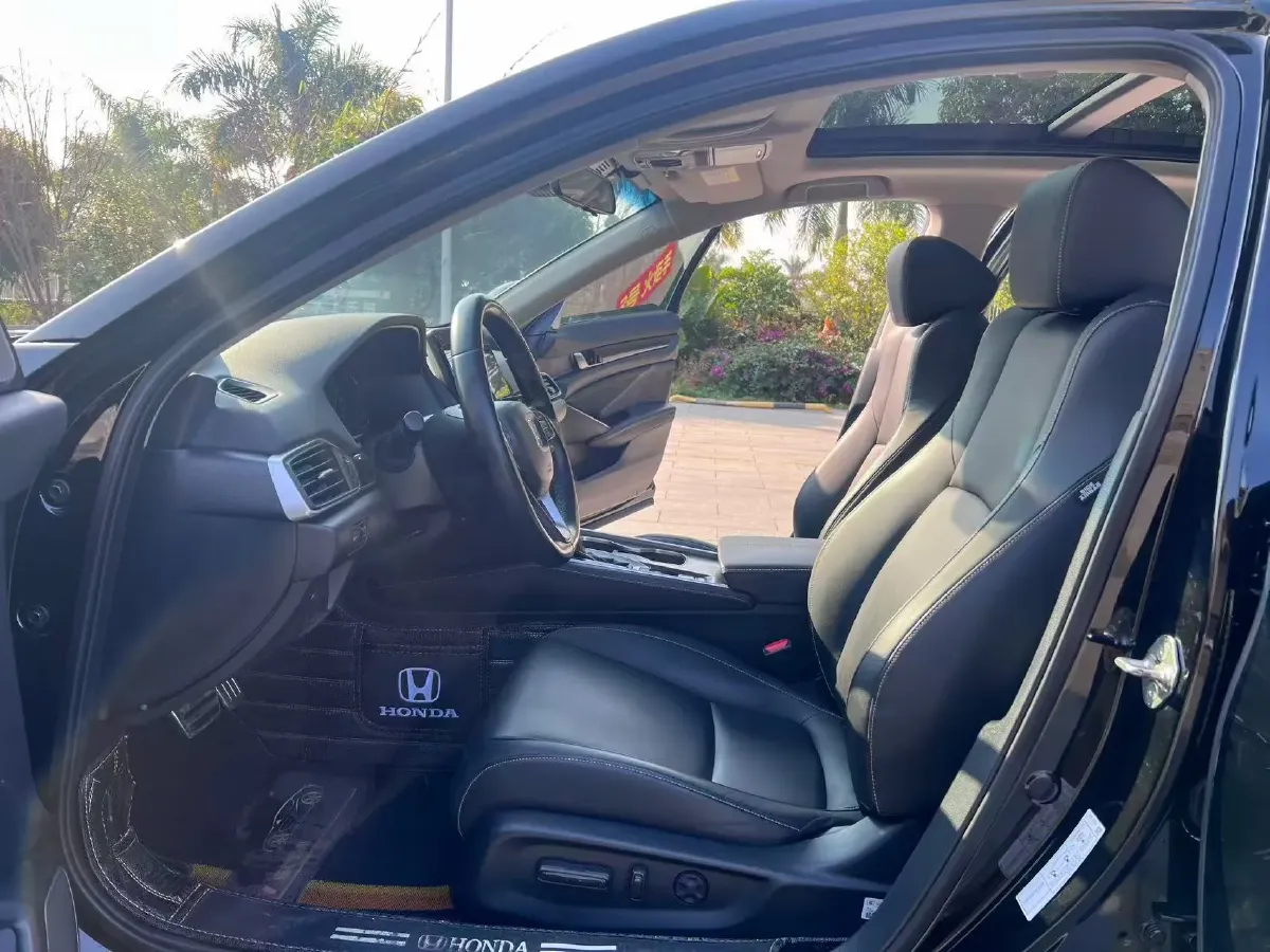 2022 Honda Accord 1.5T 194HP L4 CVT,autocango,china used car exporter,china ev exporter,chinese used car exporter,chinese used ev exporter