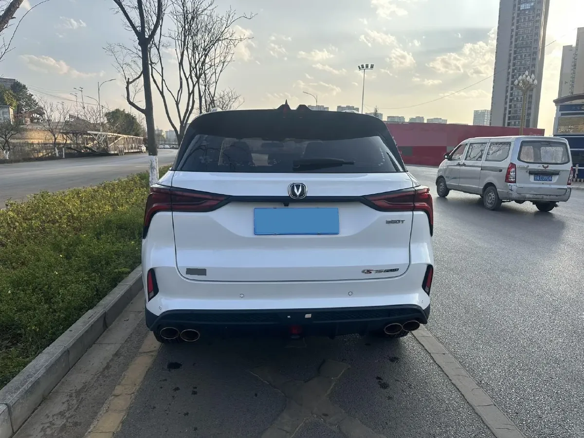 2022 ChangAn CS75 Plus 2.0T 233HP L4 8AT,autocango,china used car exporter,china ev exporter,chinese used car exporter,chinese used ev exporter