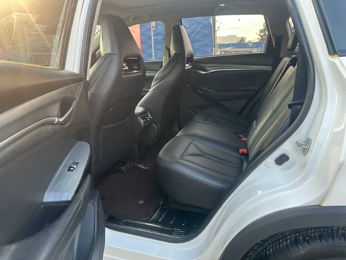 2022 ChangAn CS75 Plus 2.0T 233HP L4 8AT,autocango,china used car exporter,china ev exporter,chinese used car exporter,chinese used ev exporter