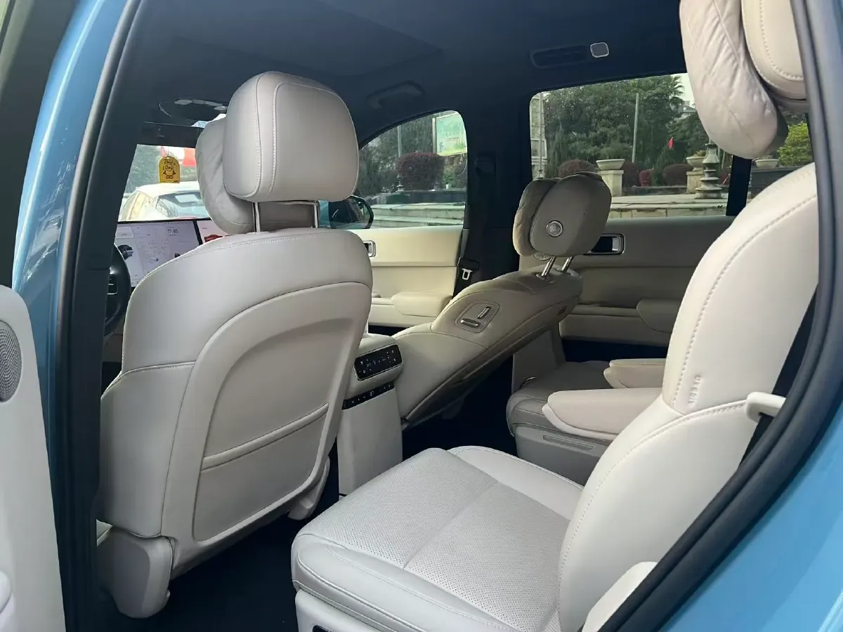 2024 Toyota Granvia 2.5L 189HP L4 E-CVT Hybrid,autocango,china used car exporter,china ev exporter,chinese used car exporter,chinese used ev exporter