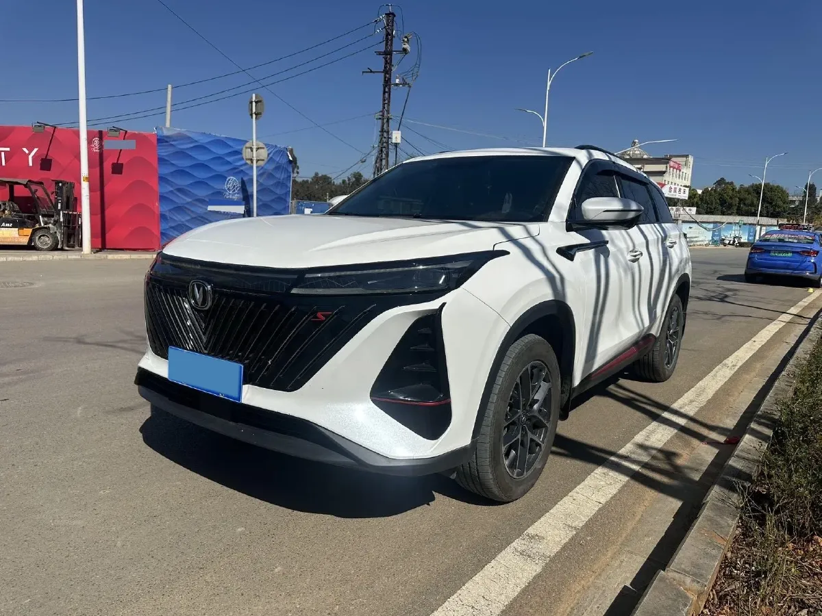 2022 ChangAn CS75 Plus 1.5T 178HP L4 6AT,autocango,china used car exporter,china ev exporter,chinese used car exporter,chinese used ev exporter