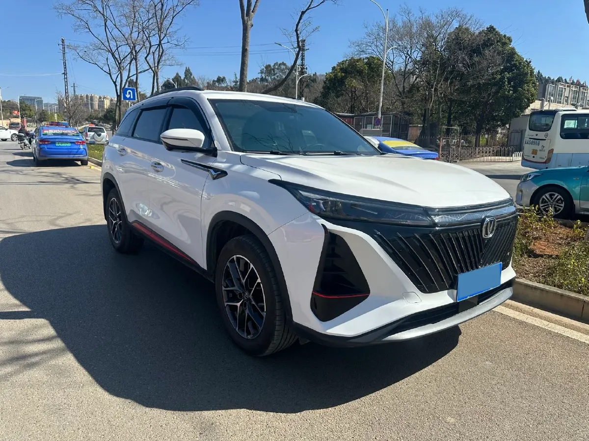 2022 ChangAn CS75 Plus 1.5T 178HP L4 6AT,autocango,china used car exporter,china ev exporter,chinese used car exporter,chinese used ev exporter