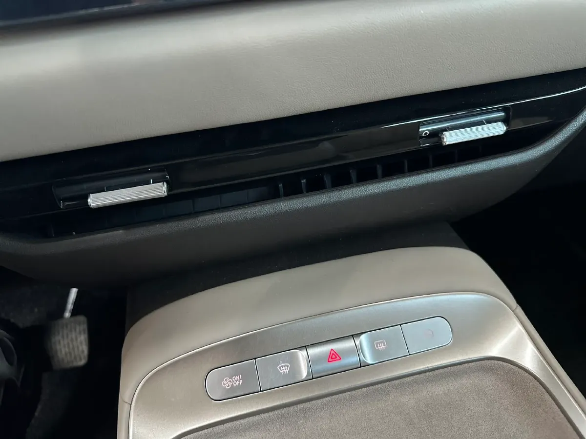 2025 MG MG ES5 BEV 62.2KWH,autocango,china used car exporter,china ev exporter,chinese used car exporter,chinese used ev exporter