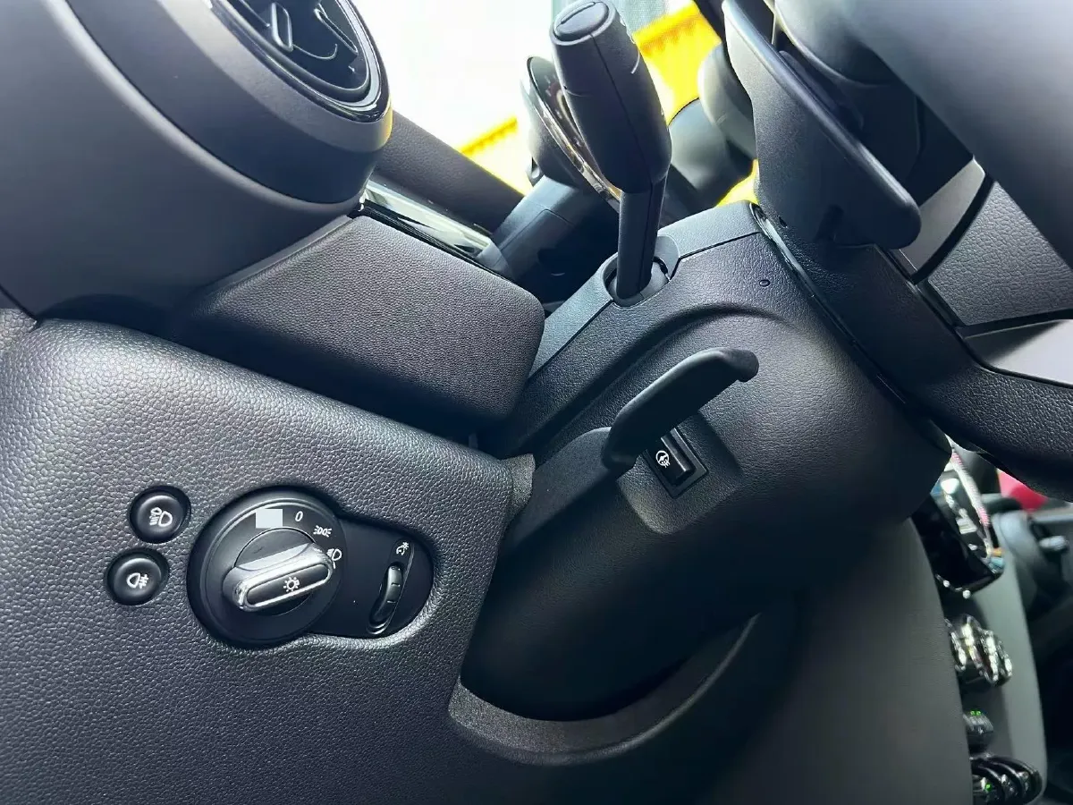 2022 MINI JCW 2.0T 231HP L4 8AT,autocango,china used car exporter,china ev exporter,chinese used car exporter,chinese used ev exporter