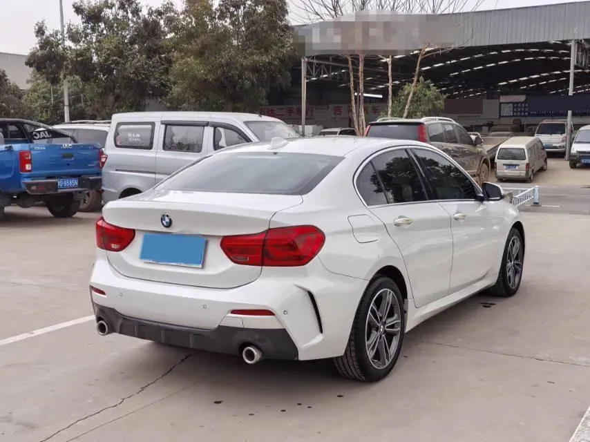 2022 BMW 1 Series 1.5T 140HP L3 7DCT,autocango,china used car exporter,china ev exporter,chinese used car exporter,chinese used ev exporter