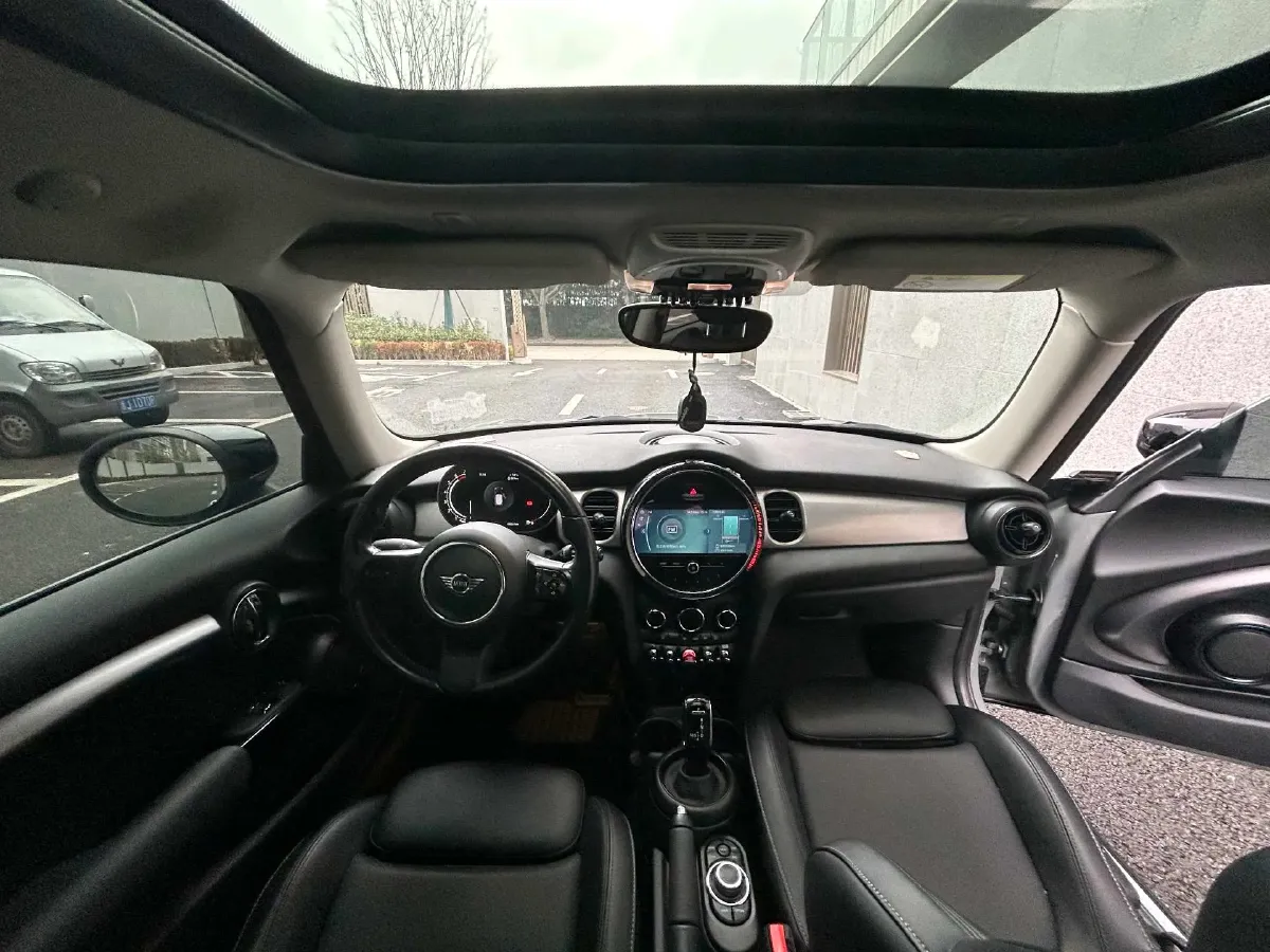 2022 MINI MINI 1.5T 136HP L3 7DCT,autocango,china used car exporter,china ev exporter,chinese used car exporter,chinese used ev exporter