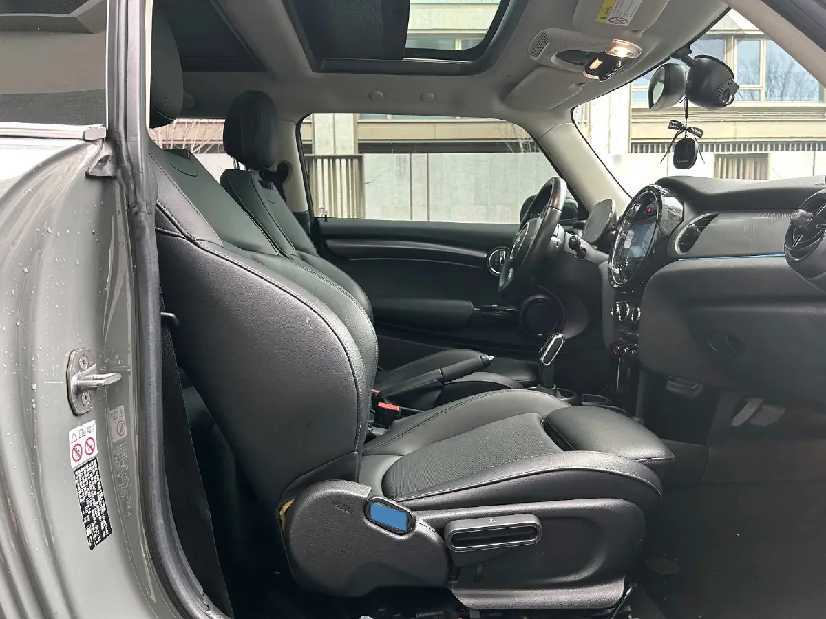 2022 MINI MINI 1.5T 136HP L3 7DCT,autocango,china used car exporter,china ev exporter,chinese used car exporter,chinese used ev exporter