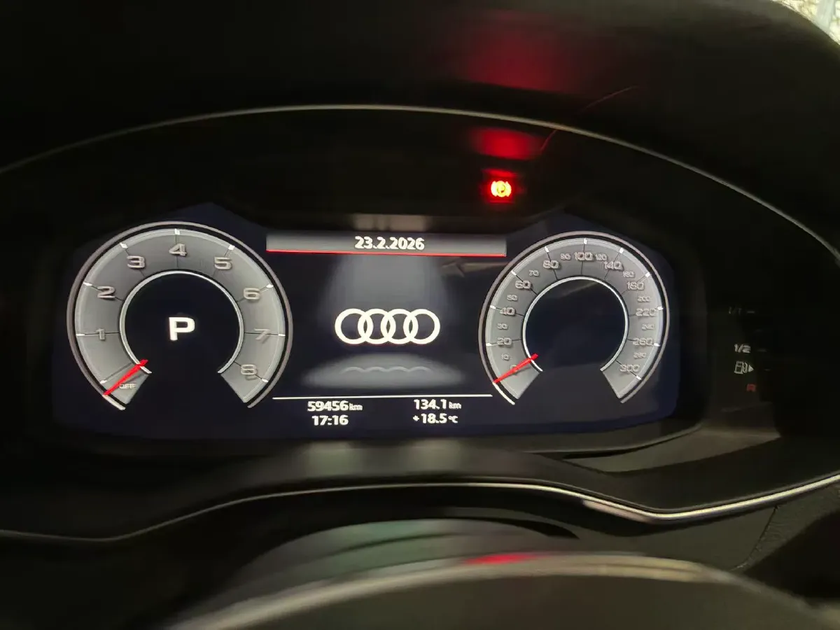 2020 Audi A6L 2.0T 190HP L4 7DCT,autocango,china used car exporter,china ev exporter,chinese used car exporter,chinese used ev exporter